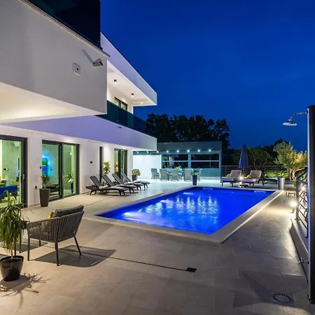 Luxury Royal Hill With 34 M2 Pool Вилла