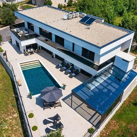 Luxury Royal Hill With 34 M2 Pool Вилла
