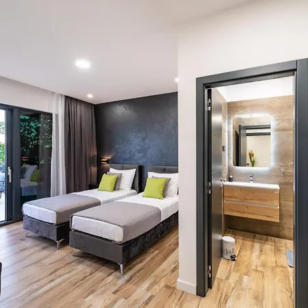 Luxury Royal Hill With 34 M2 Pool Maslenica