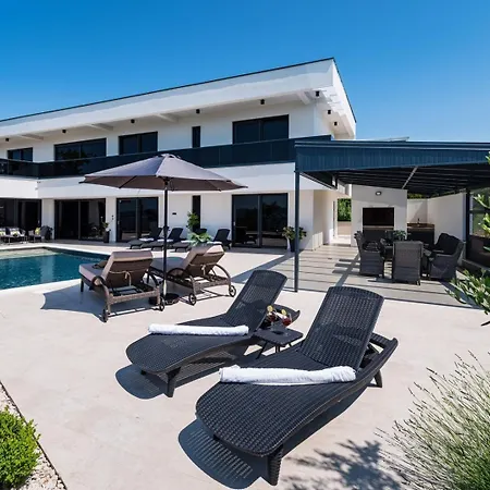 Вилла Luxury Royal Hill With 34 M2 Pool *