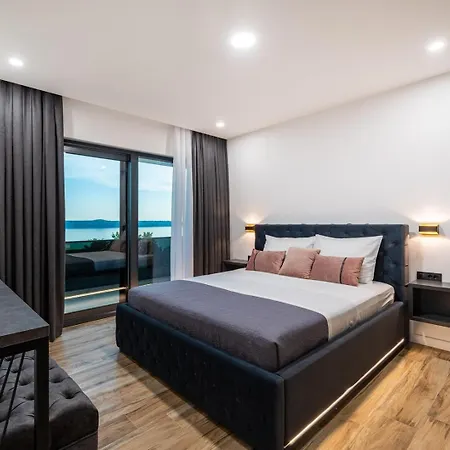 Luxury Royal Hill With 34 M2 Pool Villa