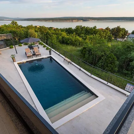 Luxury Royal Hill With 34 M2 Pool Villa Maslenica