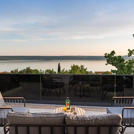 Luxury Royal Hill With 34 M2 Pool Villa *