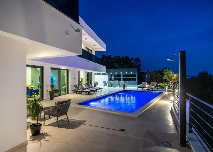Luxury Royal Hill With 34 M2 Pool Вилла