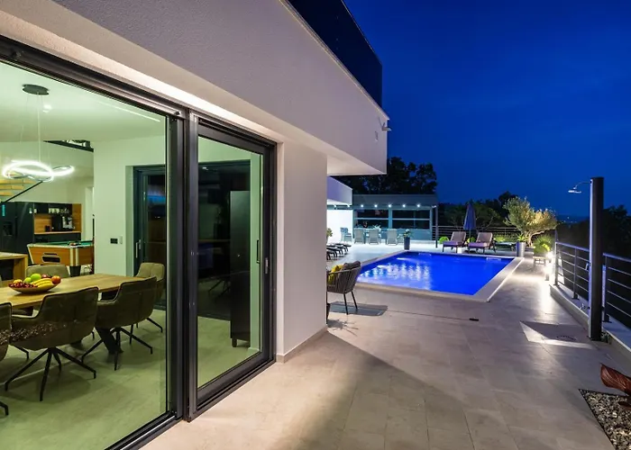 Luxury Royal Hill With 34 M2 Pool Масленица