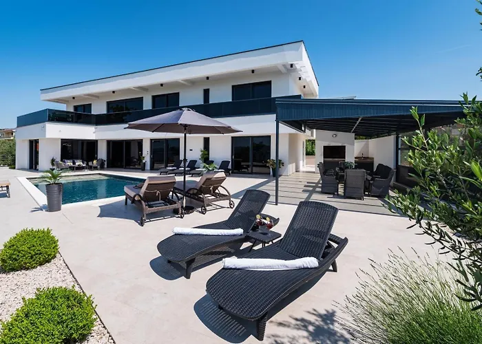 Вилла Luxury Royal Hill With 34 M2 Pool *