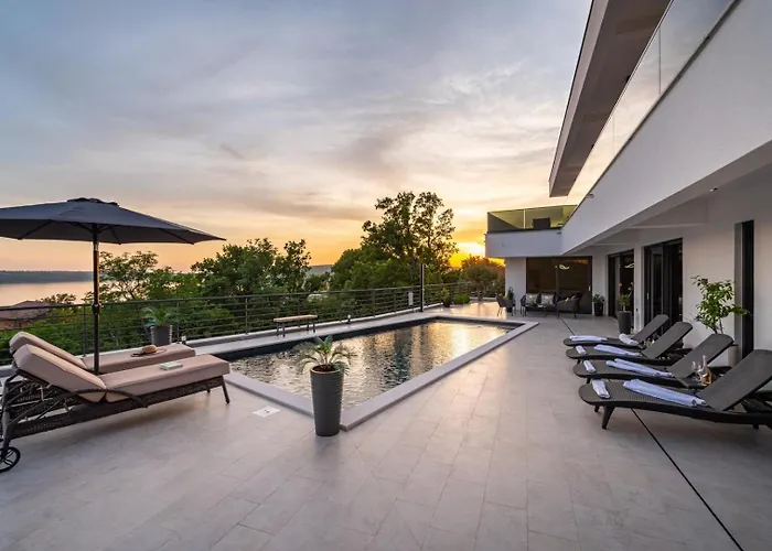 Luxury Royal Hill With 34 M2 Pool
