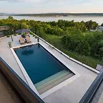 Luxury Royal Hill With 34 M2 Pool Villa Maslenica