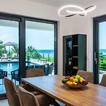 Luxury Royal Hill With 34 M2 Pool Villa