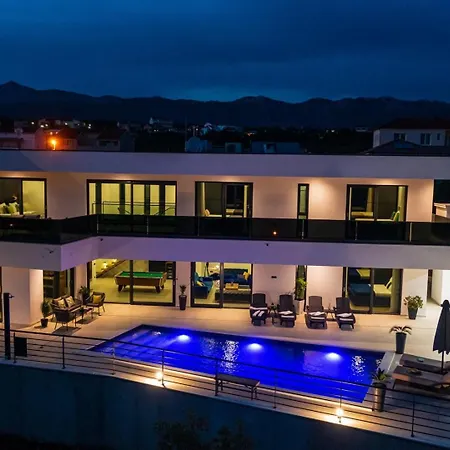 Luxury Royal Hill With 34 M2 Pool