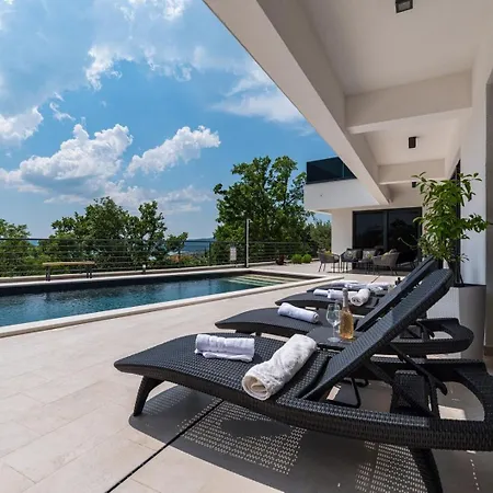 Luxury Royal Hill With 34 M2 Pool Vila *