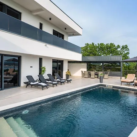 Luxury Royal Hill With 34 M2 Pool * Maslenica