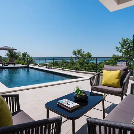 Luxury Royal Hill With 34 M2 Pool Villa