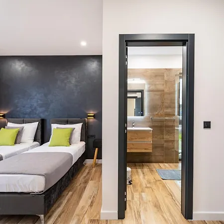 Luxury Royal Hill With 34 M2 Pool Vila *