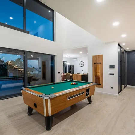 Luxury Royal Hill With 34 M2 Pool