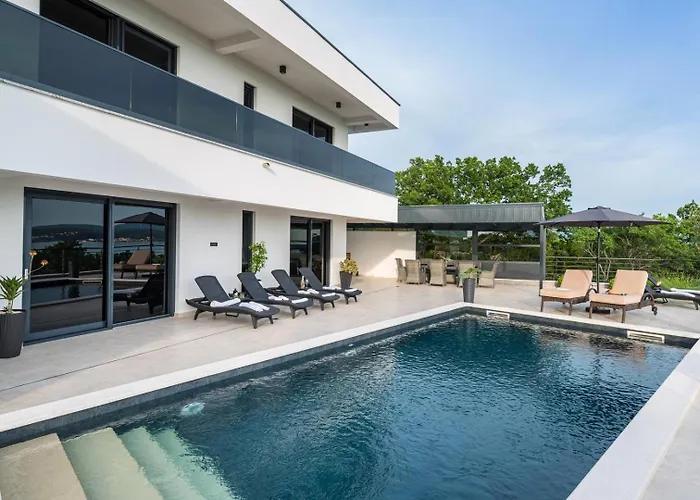 Luxury Royal Hill With 34 M2 Pool * Maslenica