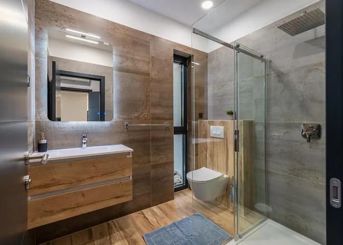 Luxury Royal Hill With 34 M2 Pool * Maslenica