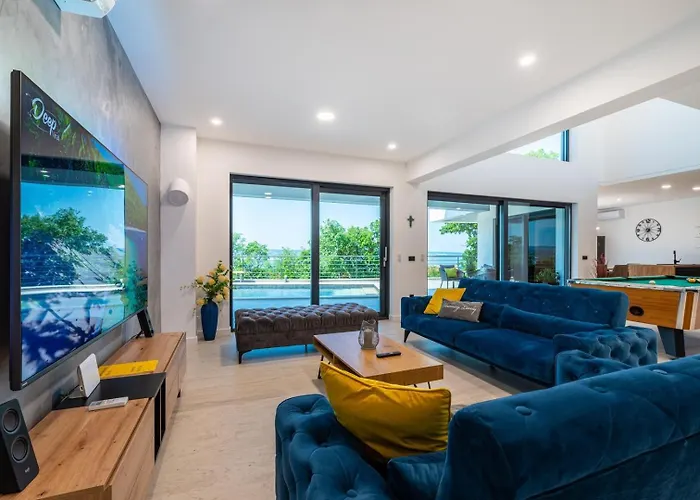 Vila Luxury Royal Hill With 34 M2 Pool Maslenica