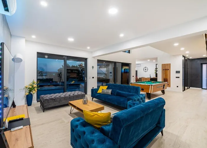 Luxury Royal Hill With 34 M2 Pool